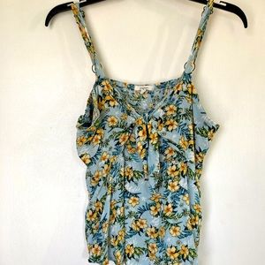 NWOT 🎀 Maurice’s Flowy Tank/Blouse
